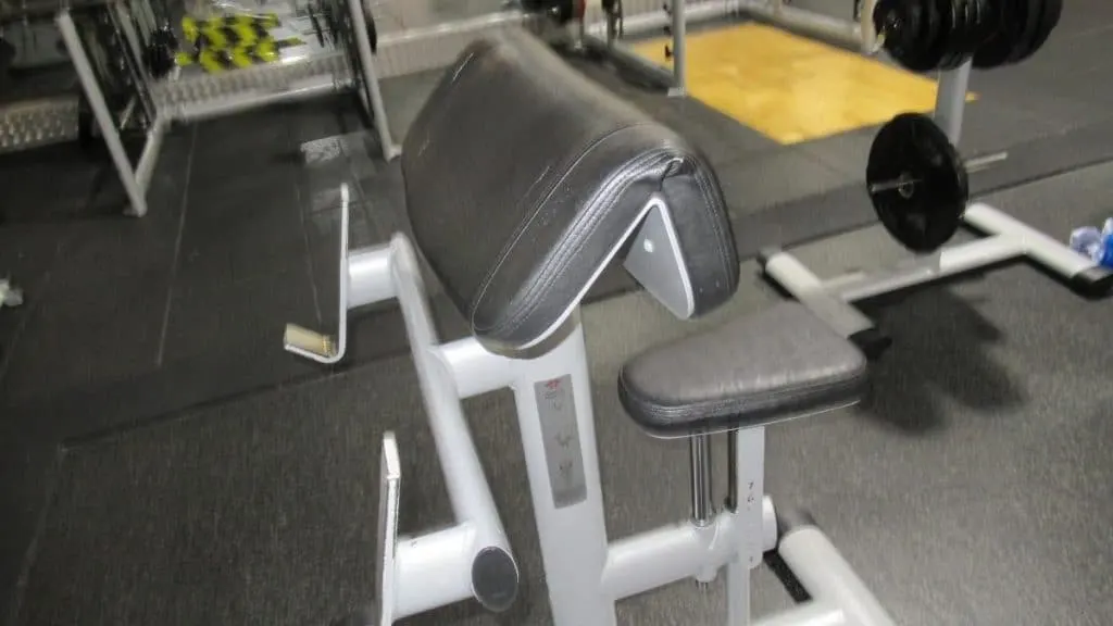 The setup for spider hammer curls