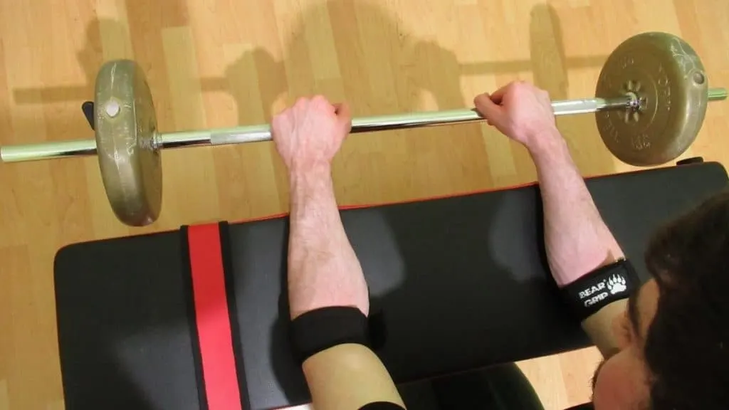 A man training his forearms