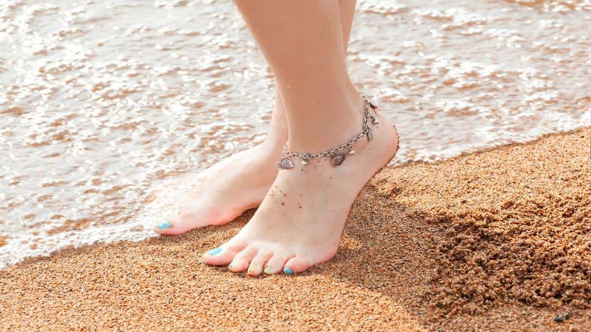 Discover the average anklet size and length with this handy chart