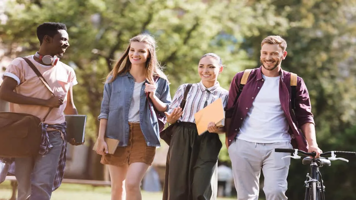 Some students who are roughly similar to the average sophomore height in stature