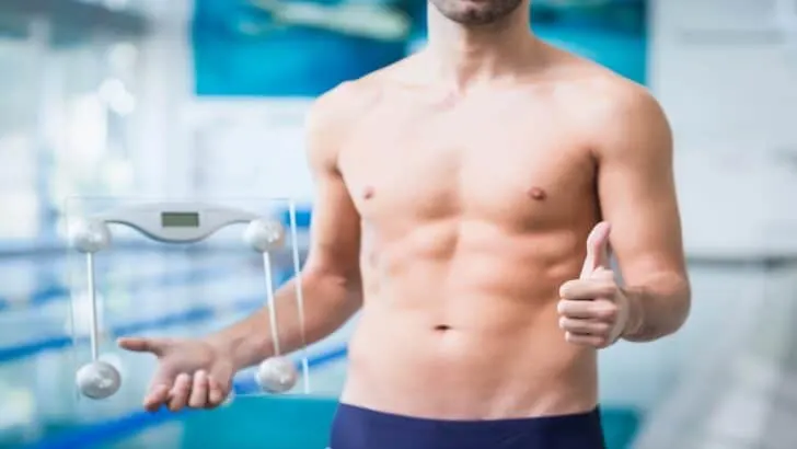 The average weight for a normal 6&rsquo;5 male